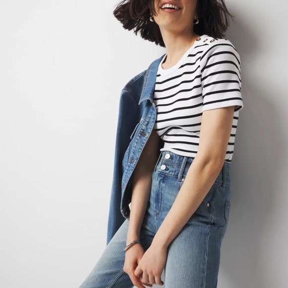 New -WHBM® FORME Ribbed Stretch Button Shoulder Tee - Picture 4 of 5